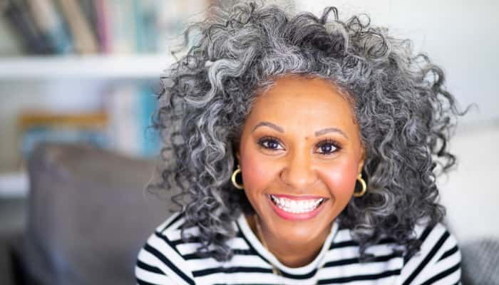 Cheveux blancs afros, bouclés, frisés | Diouda