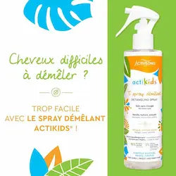 Démêlez en un pschiiit avec le Ti Spray Démêlant Actikids! Sa formule 98% naturelle est enrichie en huile d'Amande Douce Bio et beurre de Mangue. Elle démêle les cheveux en un clin d’œil et facilite le coiffage.