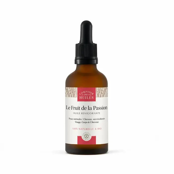 L'huile de Fruit de la Passion, huile sèche à la texture légère et fluide et au parfum fruité pénètre facilement sans fini gras.