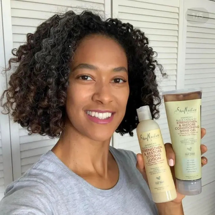 Styling Lotion de Shea Moisture Jamaican Black Castor Oil convient à toutes les textures et tous les styles ! Lissés, naturels, défrisés, crépus, bouclés, ondulés.