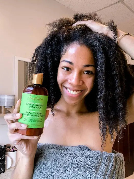 Shampoing cheveux poreux ou ternes Shea Moisture Moringa & Avocado Power Greens Shampoo