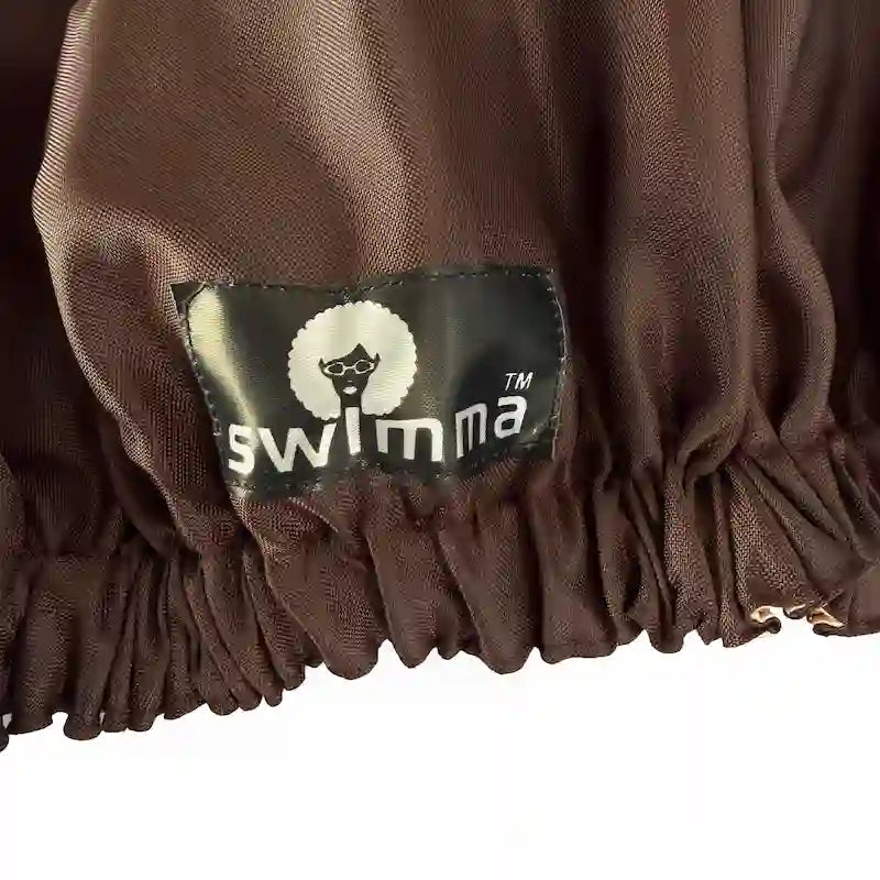 Bonnet de douche large marron intérieur satin Swimma avec logo – protège les cheveux épais et coiffures contre l’humidité