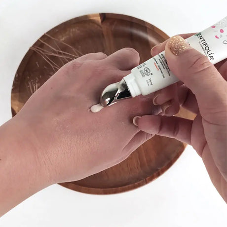 Effet décongestionnant Contour des yeux avec applicateur froid pour les poches