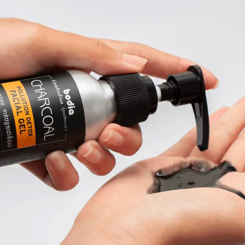 Gel Exfoliant Visage Charbon actif & Noix de Coco - Bodia