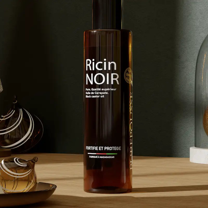 Huile de Carapate riche en bienfaits pour les cheveux crépus, défrisés, cassants ou abîmés. Idéal pour les cheveux en transition vers le naturel. 150ml