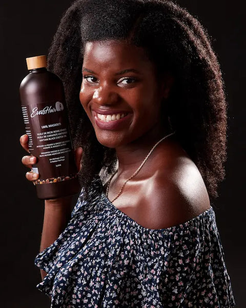 Lwil Maskriti, huile de ricin noire d'Haïti EvasHair est 100% pure et naturelle. Riche en acides gras (3,6,9) et en vitamine E, elle favorise la pousse des cheveux, des cils, des sourcils et de la barbe.