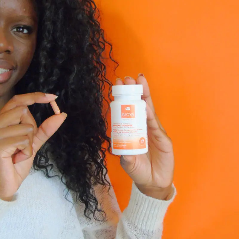 Compléments alimentaires pour se protéger du soleil de l'intérieur. Pour peaux noires, mates, métissées IN'OYA