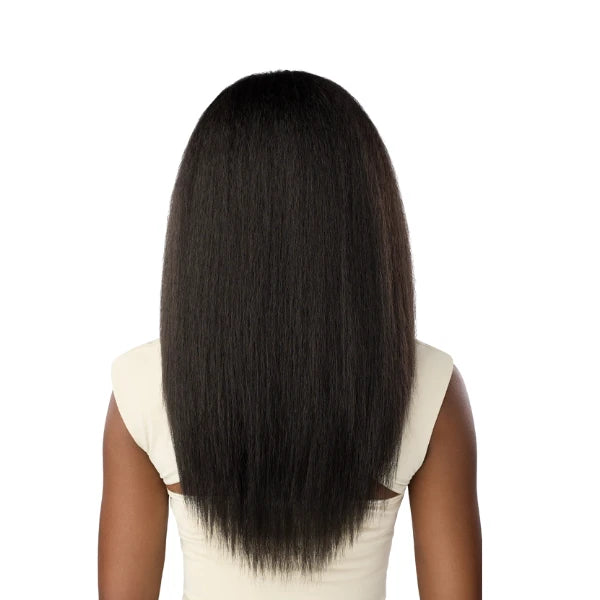 Longue et lisse en yaki hair, perruque demi-tête de chez Outré en 2 pouces