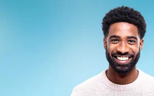 Soins Hommes peau noire, mate ou métissée: soins visage, corps, cheveux et produits de grooming pour la barbe sans oublier les durags et éponges à twists.