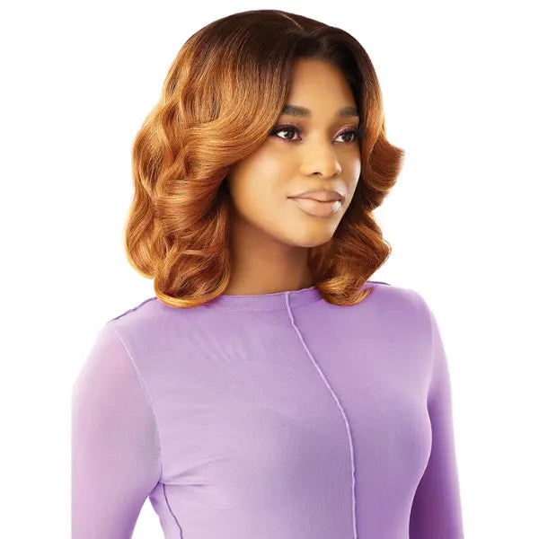 Perruque blonde lace HD 134 wavy bob Outre Swoop11