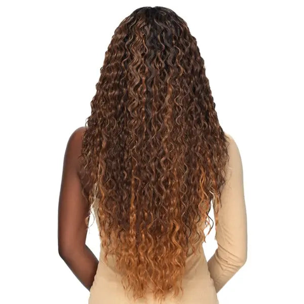 Perruque curly bouclée Lace front HD longue couleur caramel Outre Melted Hairline Lea