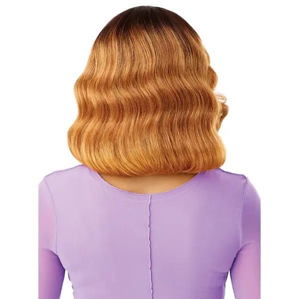 Perruque HD Lace 13X4 lace wig wavy bob en couleur blond Outre Swoop11