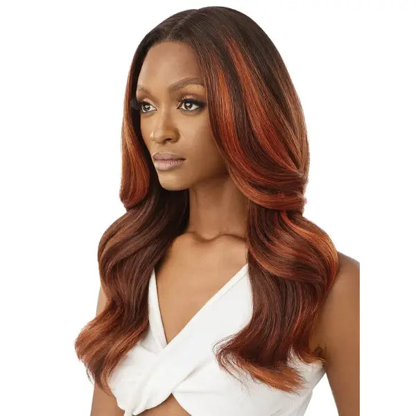 Perruque HD Lace body wave ginger 13X6 Outre Perfect Hairline Faris