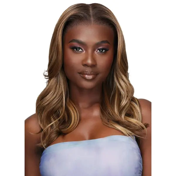 Perruque Lace Frontale HD+ vanish Ondulée loose body wave couleur blonde caramel Outre collection Airtied