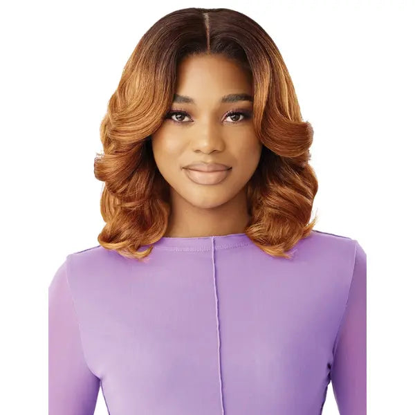 Perruque HD Lace 13X4 wavy bob en couleur blonde Outre Swoop11