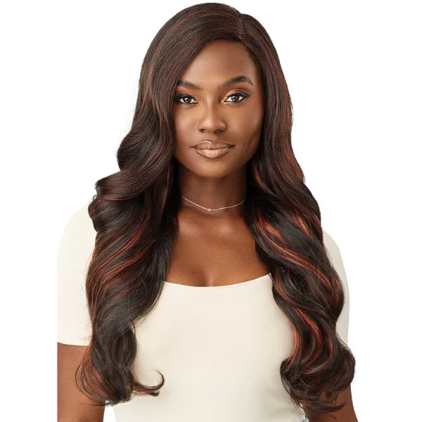 Perruque sans colle longue lace part body wave châtain Outre Hair