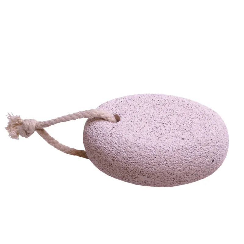 Exfolie les callosités, peaux mortes sur pieds secs