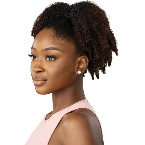 Postiche Afro Kinky Curly couleur dr ginger toffee Pretty Quick Pony Outre Kajo