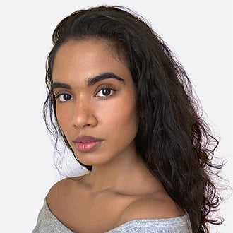 Maquillage peau noire Black Opal teinte Rich Caramel.