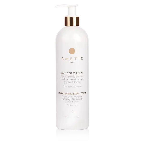 Lait Corps unifiant et anti taches - Ametis Cosmetics. Hydrate les peaux mates à foncées en profondeur tout en réduisant progressivement les imperfections et les taches pigmentaires de la peau.