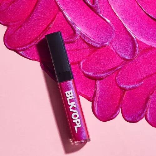 Lip Gloss High Shine Splurge Patent - Black Opal pour peau noire lifestyle