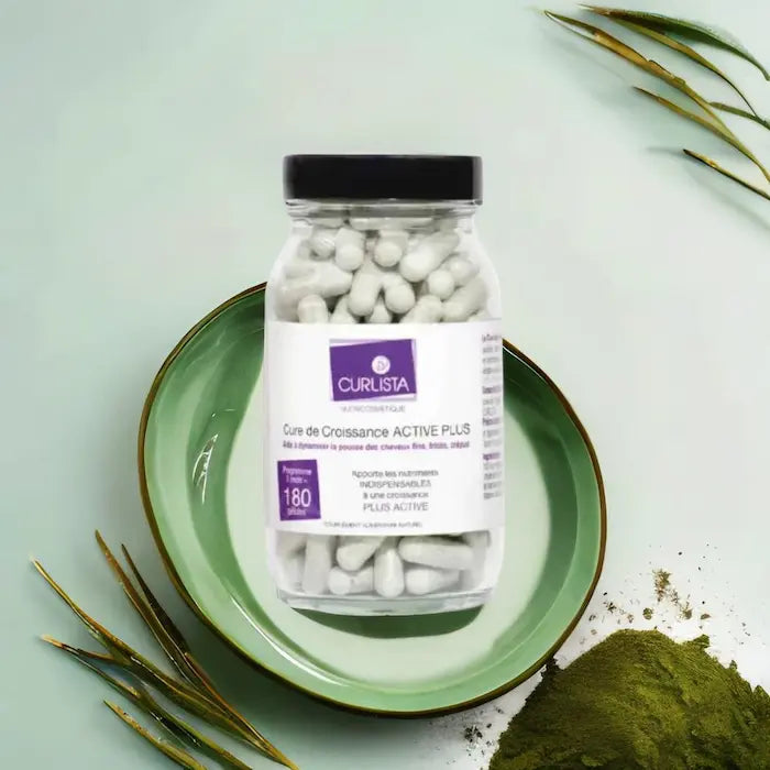 Complément alimentaire pour les cheveux formulé à partir d'un complexe innovant de Roquette et Bambou, spiruline et extraits de bambou pour une kératine plus forte.