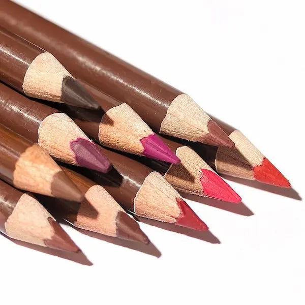 Crayons contour des Lèvres texture douce et pigmentée pour peau noire 
