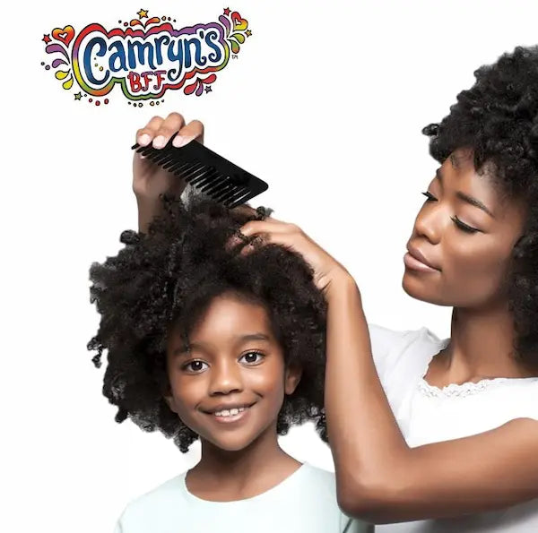 Demeler les cheveux des enfants avec ce Duo Peigne à dent larges et Brosse Enfant Camryn's BFF