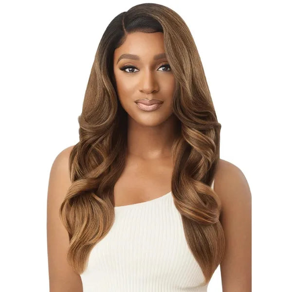Perruque lace HD cheveux ondulés et longs couleur caramel DR Chocolate Truffle Avalon Outre.
