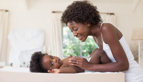 Comment soigner les cheveux crépus ou frisés de bébé ? | Diouda