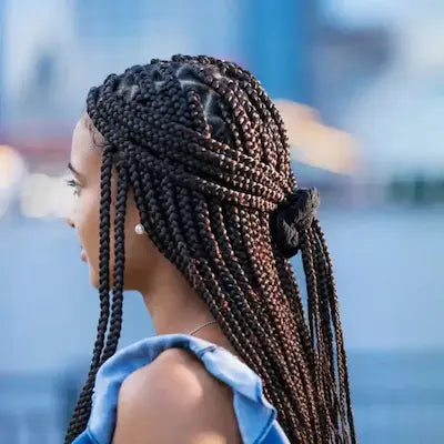 Des rajouts de cheveux et mèches à tresser pour Box braids, tresses et nattes collées.