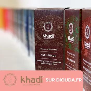Les soins capillaires Khadi sont formulés d'ingrédients naturels à partir de plantes ayurvédiques.