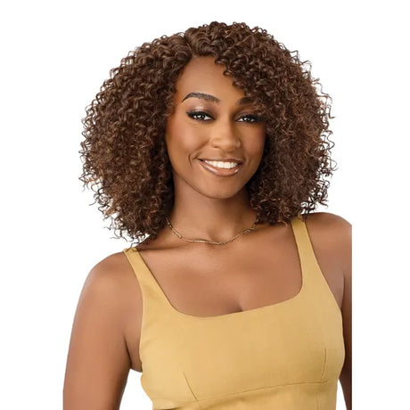 Perruque Tova, tête complète chocolat en yaki hair.
