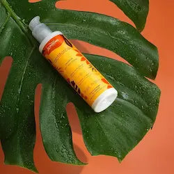 Le Leave-in d'Actiforce démêle, hydrate, nourrit les chevelures frisées et crépues. Il définit et booste les boucles sans laisser d'effet gras sur les cheveux.