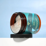 Le masque As I Am Bond hydrate et fortifie en profondeur les cheveux secs et abîmés. Il répare et nourrit durablement la fibre capillaire.