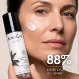 Application de la crème nuit liftante visage Musalift Kadalys pour une peau plus lisse au réveil