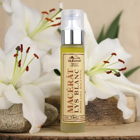 macérât de lys blanc, il  hydrate et atténue progressivement les taches brunes, les taches de rousseur et de naissance, ainsi que le masque de grossesse.