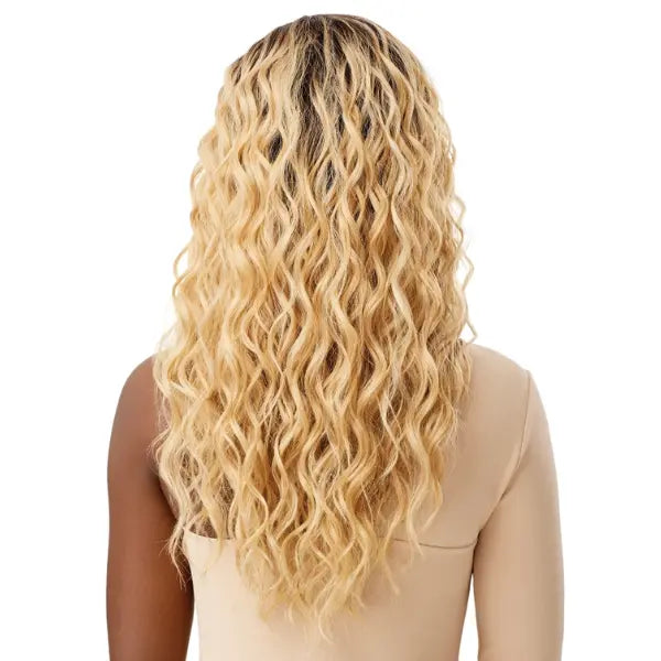 Perruque Blonde HD Lace Wavy Outre Melted Hairline Chloris