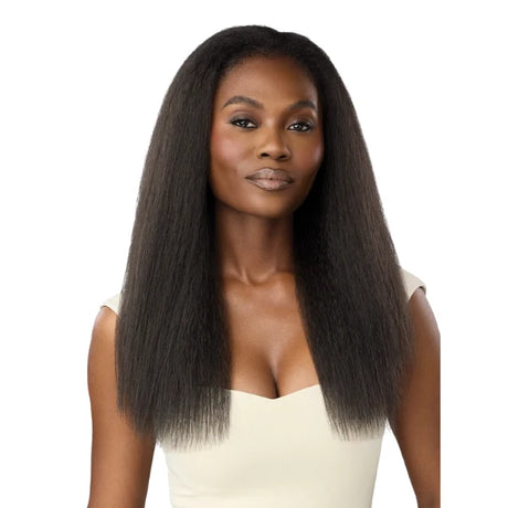 Perruque demi-tête noire lisse en yaki hair 22 pouces de chez Outré.