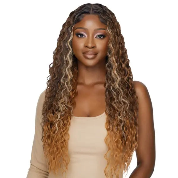 Perruque Lace Front HD bouclée curly avec baby hair and pre-plucked long couleur caramel Outre Melted Hairline Lea