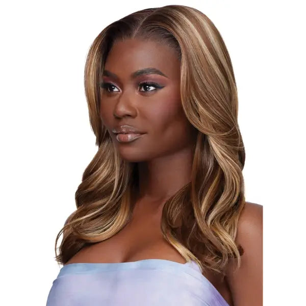 Perruque Lace Frontale HD loose Body Wave ondulée en couleur blond caramel Outre collection Airtied