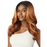 Perruque lace HD wavy et longue en cheveux synthétiques couleur roux ginger Outré Arden