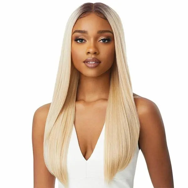 perruque swiss lace Chanelle en DR4/SUMMER BLONDE (DR4 = dark roots, racines foncées châtain. Longueurs blond.