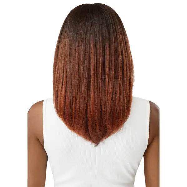 Perruque Yaki straight lace HD Mi long couleur ginger brown Outre Perfect hairline Leomie