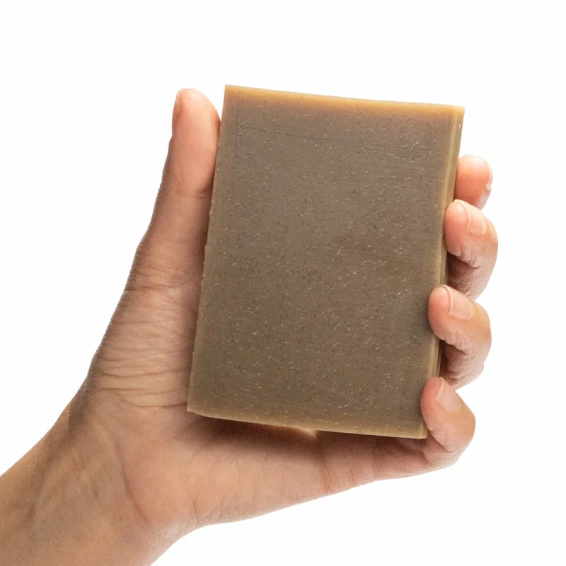 Savon solide corps et cheveux au patchouli et à l'orange, riche en huiles et beurres bio, fabriqué artisanalement