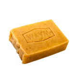 Savon solide visage et corps à la busserole, curcuma et lys pour illuminer le teint et agir sur les taches sur peau noire, mate ou métissée WAAM