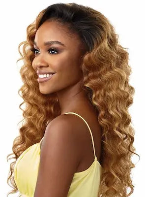 Perruque ondulée blonde Cascade Queen Converti Cap Outré teinte Golden Amber