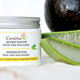 Le Beurre Fouetté Karité-Aloe-Avocat aide à assouplir les cheveux et conserver l'​hydratation sans laisser un film gras.