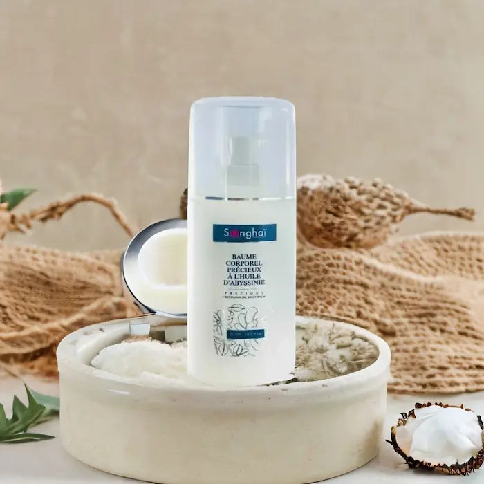 Lait corps très nourrissant, hydratant pour les peaux les plus sèches grâce à sa composition riche en huile de coco, glycérine et huile d’Abyssinie.