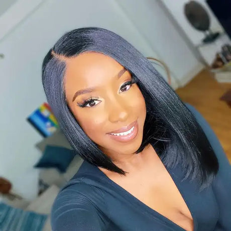 Perruque asymétrique Lace Front Wig HD Transparent Bob Lisse couleur noir 1B. Zandra Melted Hairline Outré Hair.